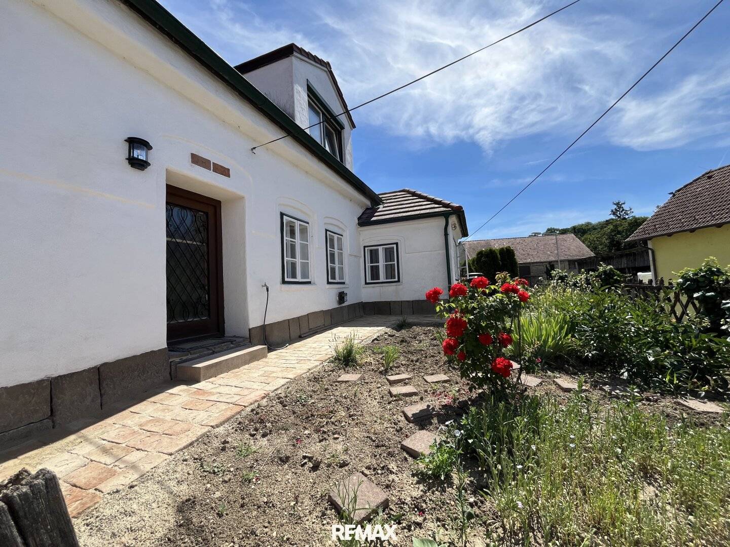 Charming country house with garden and two terraces