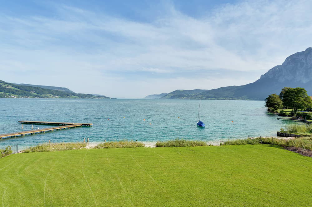 Dachgeschosswohnung mit Seeblick und privatem Seezugang