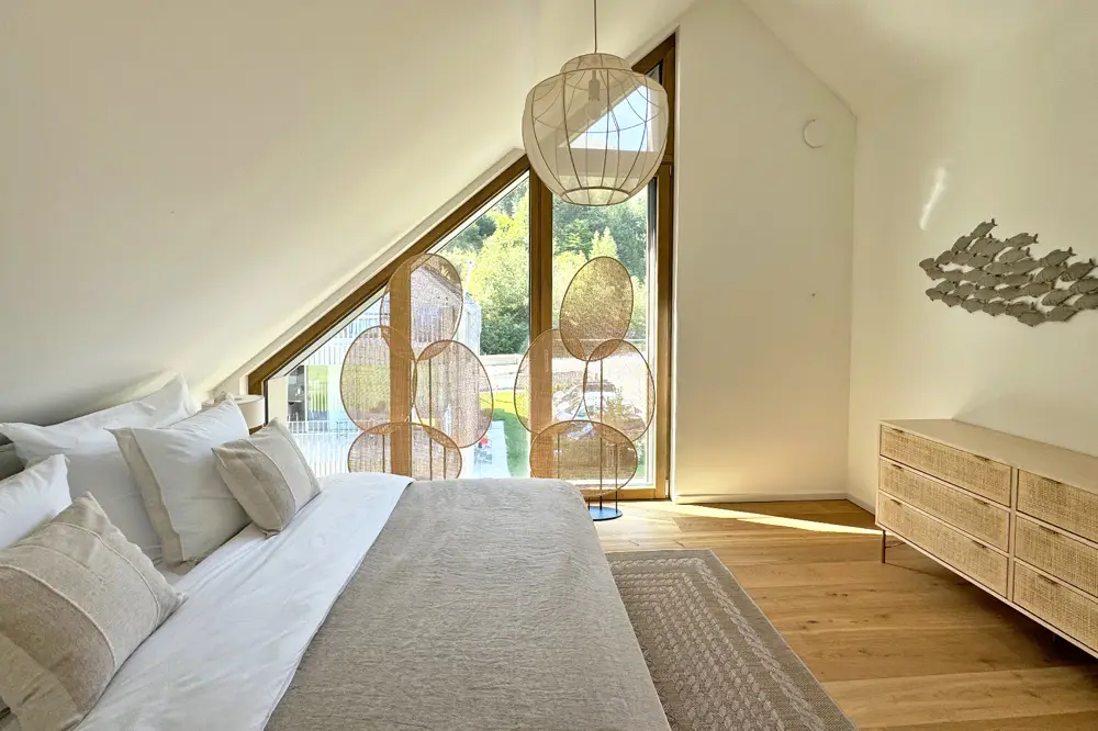 Dachgeschosswohnung mit Seeblick und privatem Seezugang
