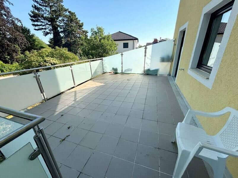 Dachgeschosswohnung mit Terrasse und Wohnküche in Frohsdorf