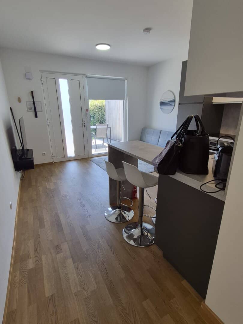 Helle Gartenwohnung mit Terrasse und Seeblick in Mörbisch