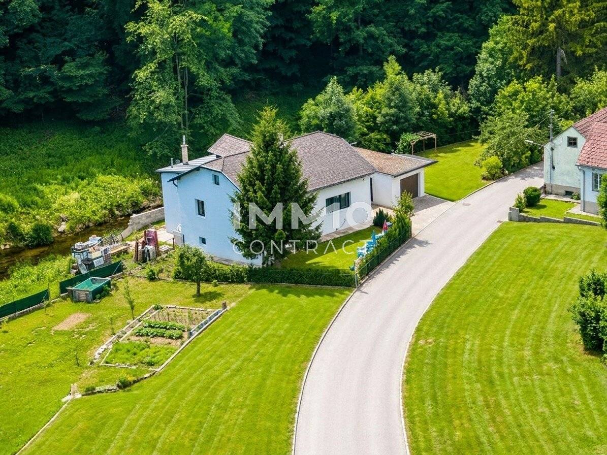 Einfamilienhaus mit Terrasse und Grünblick am Waldrand