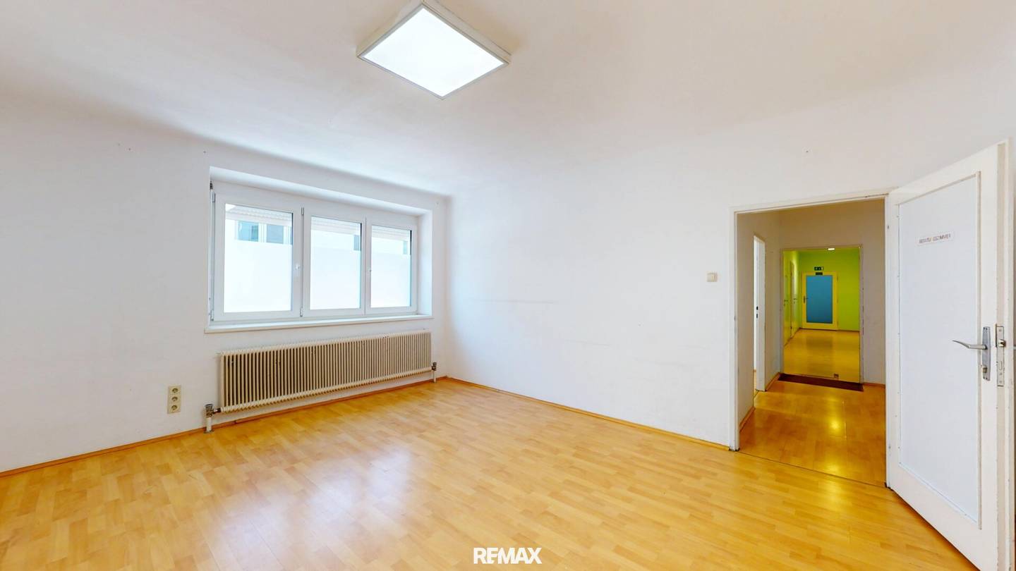 Office Space with Dual Entrances in Central Location