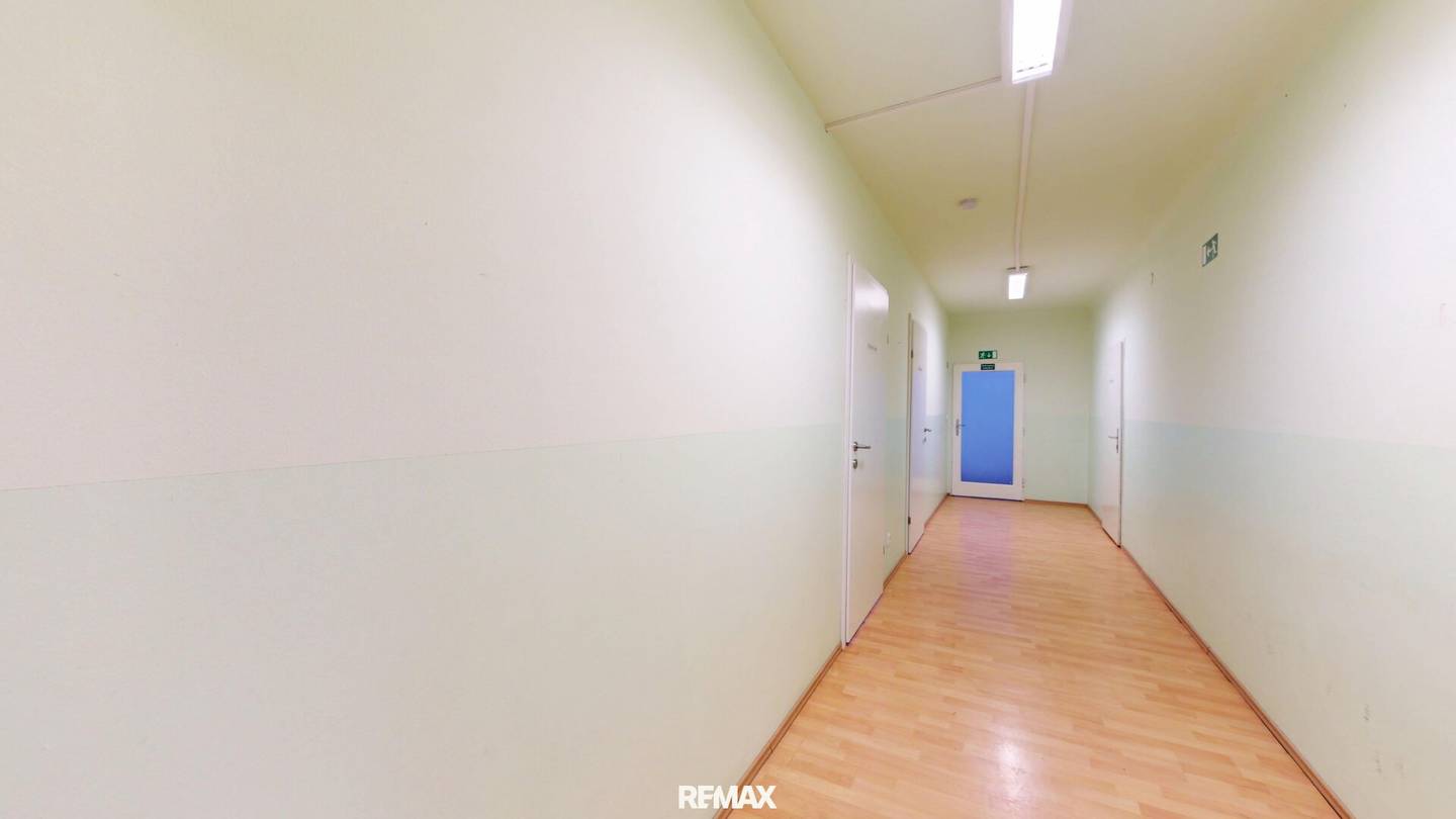 Office Space with Dual Entrances in Central Location