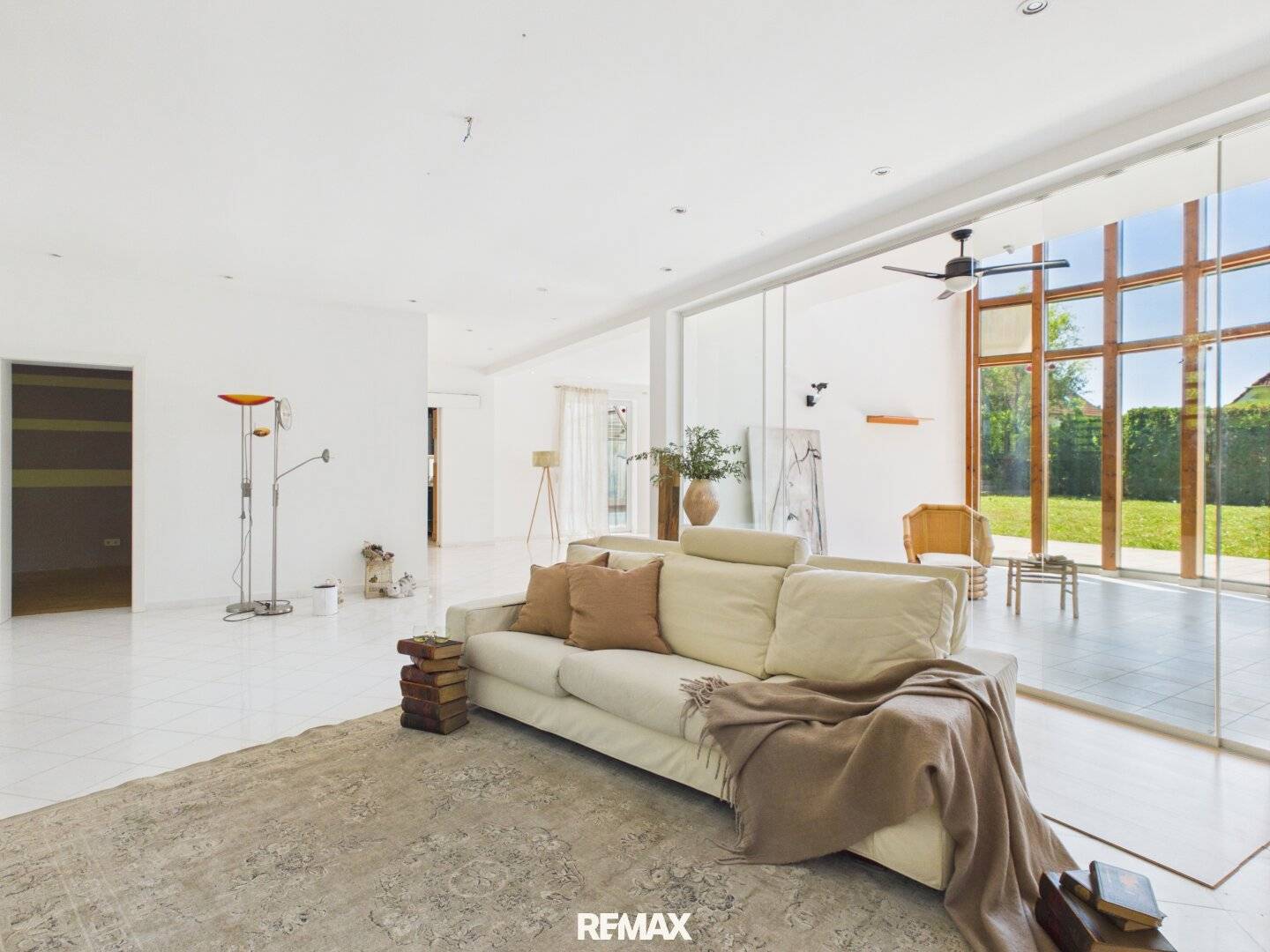 Villa mit Pool Sauna und Terrasse im Wienerwald