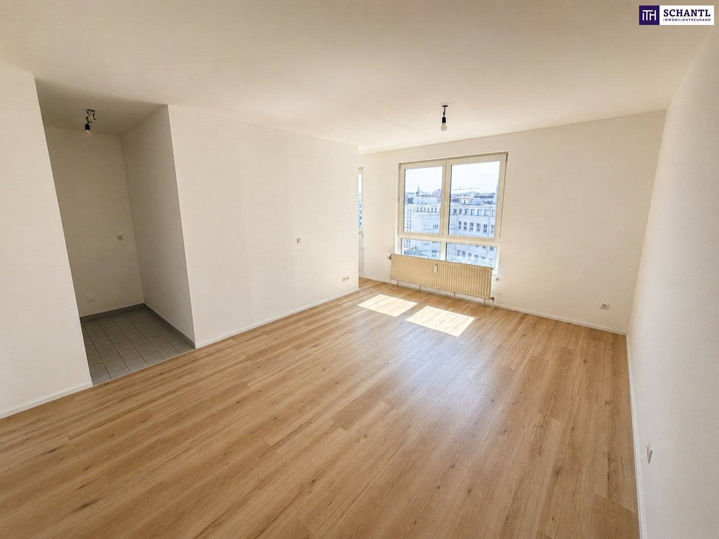 Apartment with balcony and elevator near Waldmüllerpark