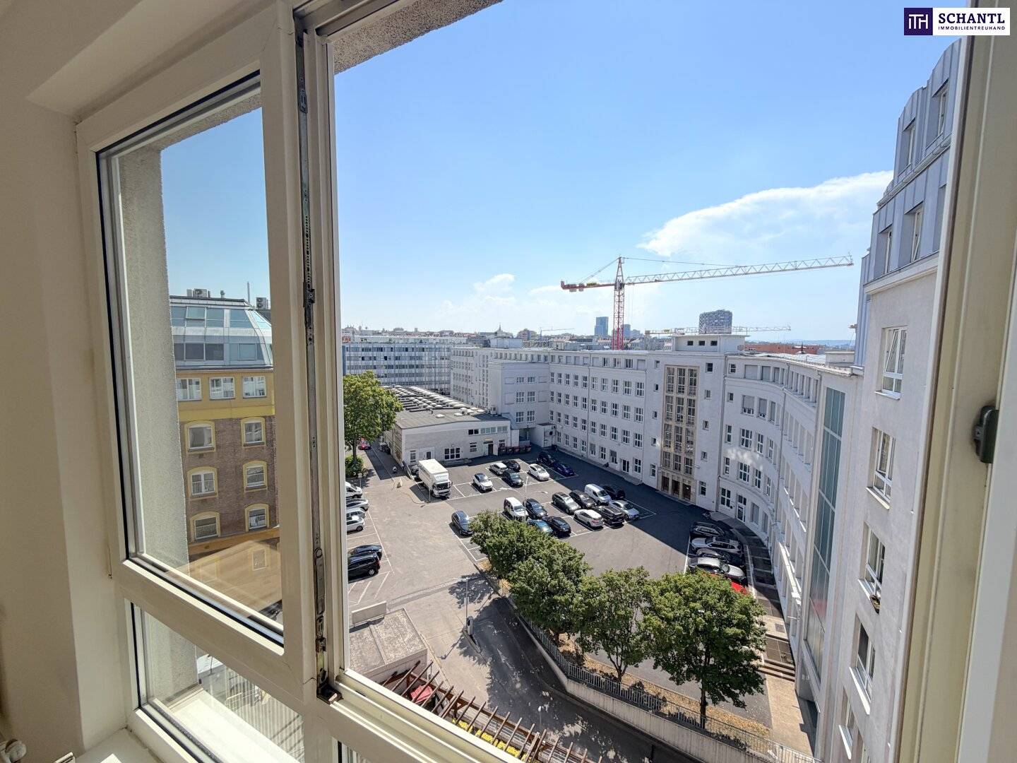 Apartment with balcony and elevator near Waldmüllerpark