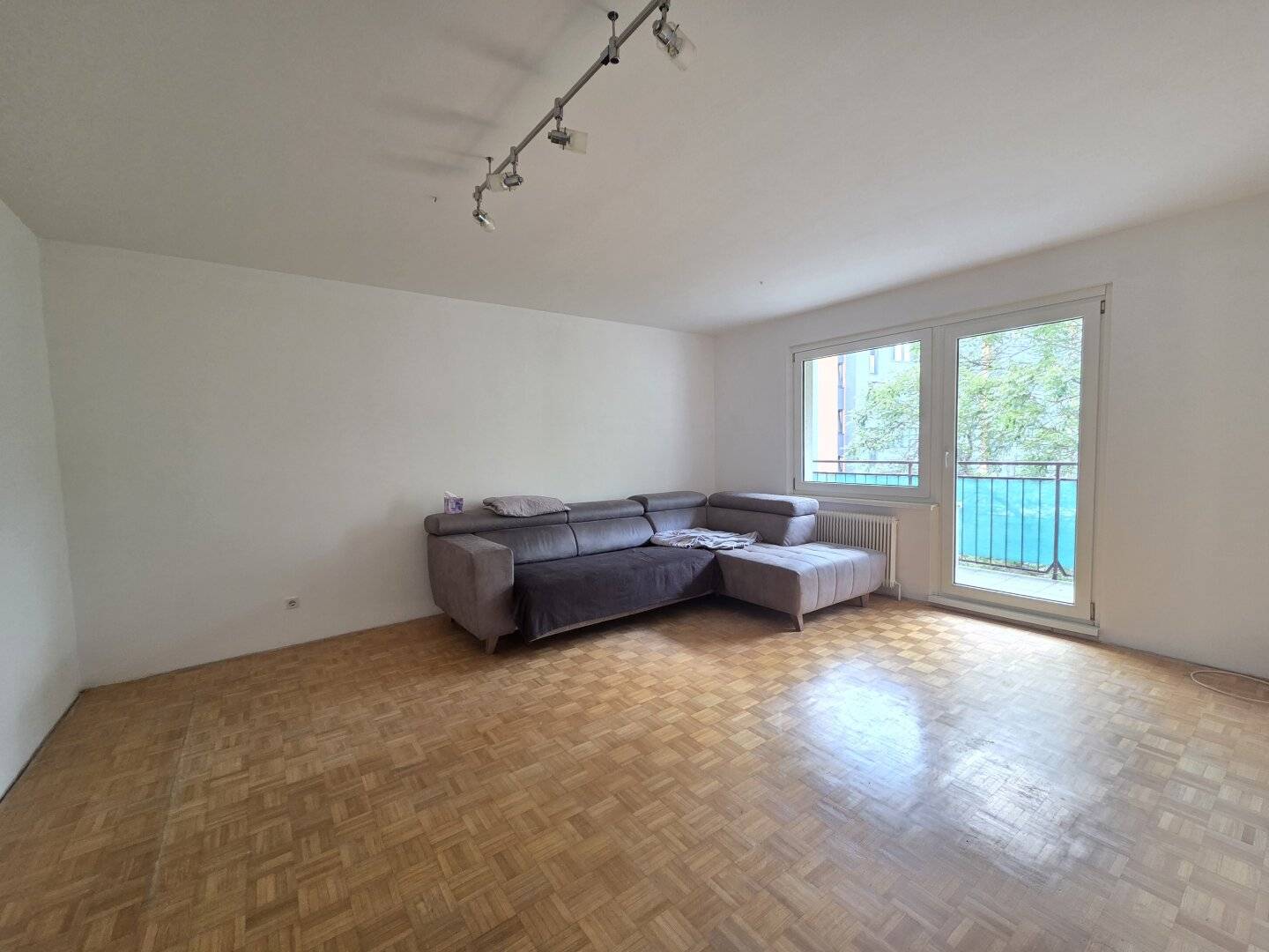 Apartment with southwest loggia and parking space
