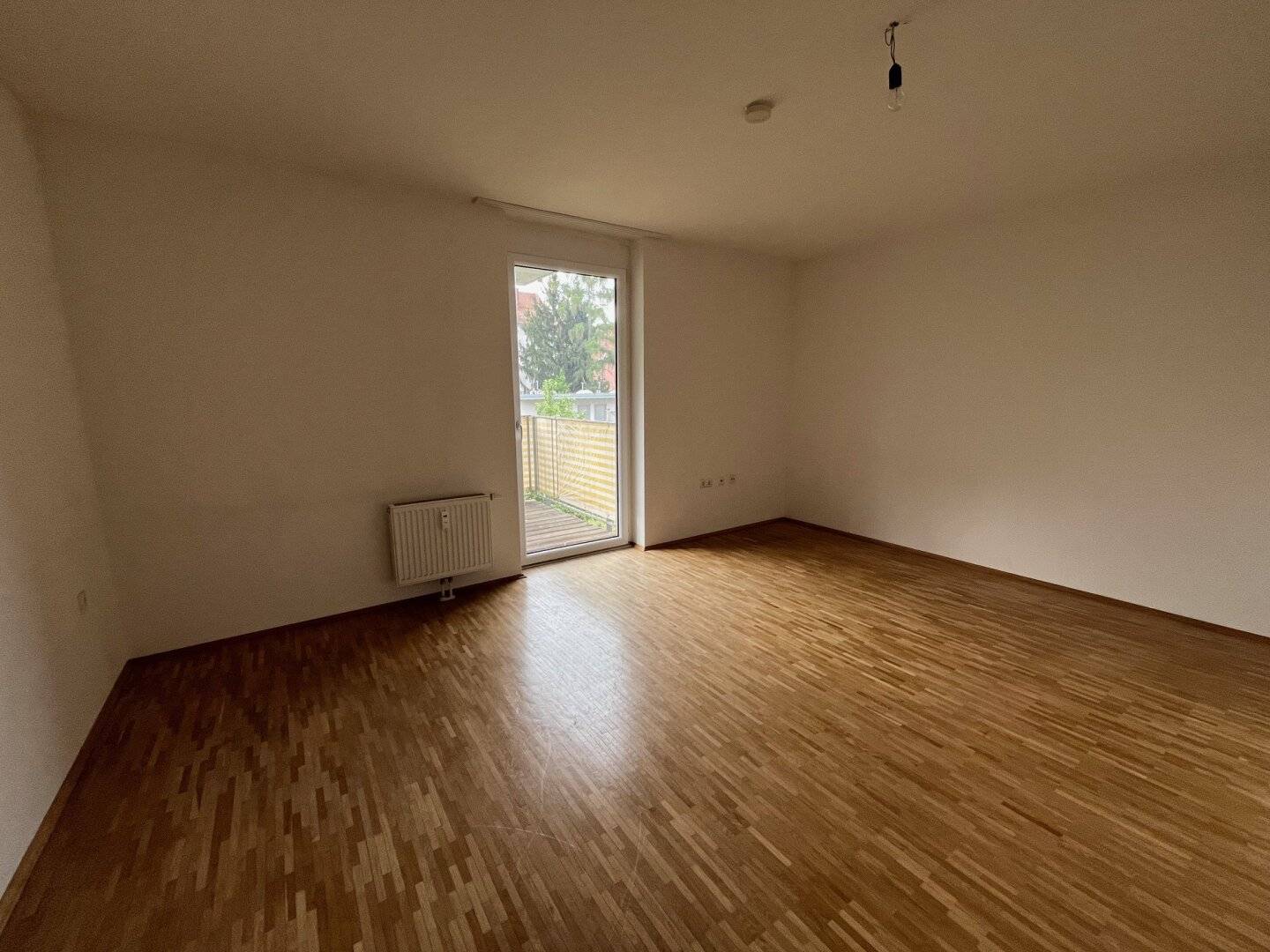 Barrier-Free Ground Floor Apartment with Open Kitchen near Main Station