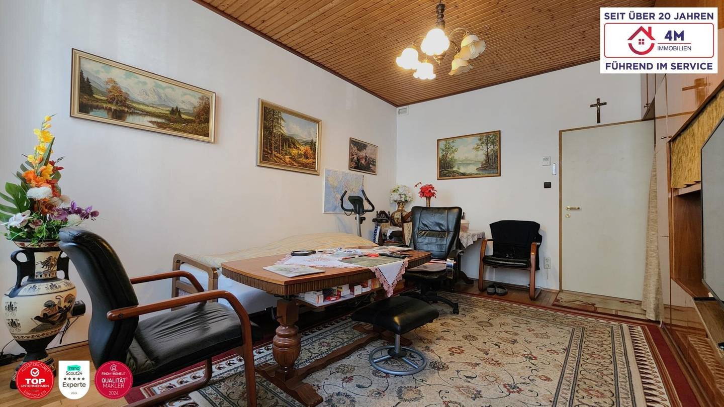Well-maintained Altbau apartment with flexible handover near U1