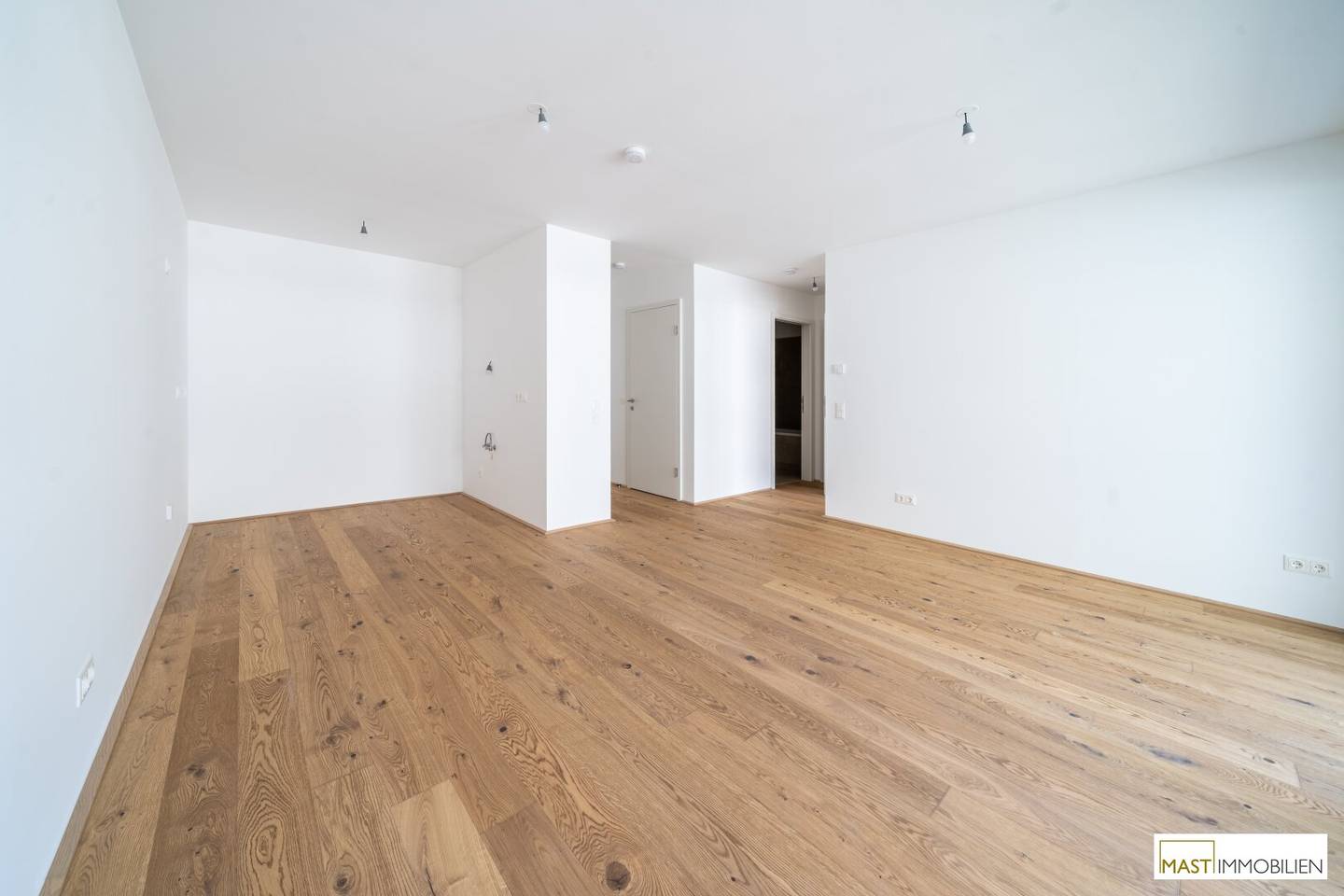 Hauptbahnhof 2-room apartment on the 5th floor