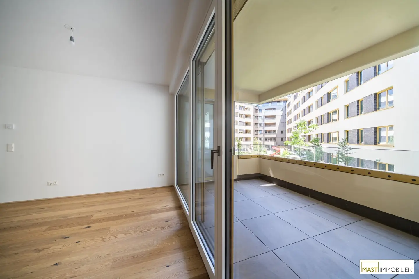 Mi Living 2-room apartment facing the courtyard