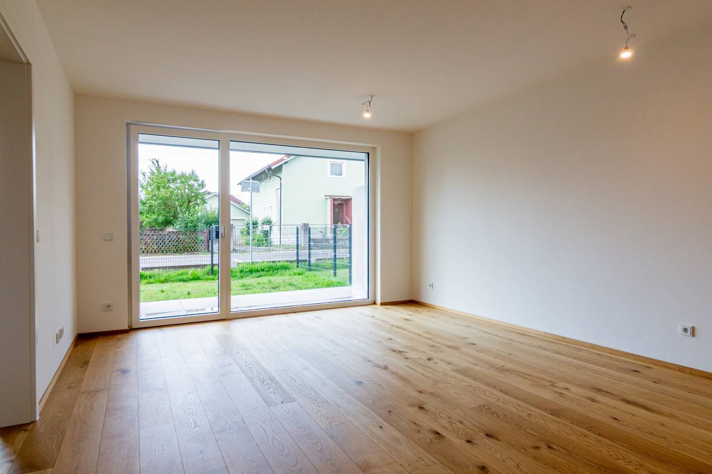 Garden included – modern 2-room apartment for first occupancy