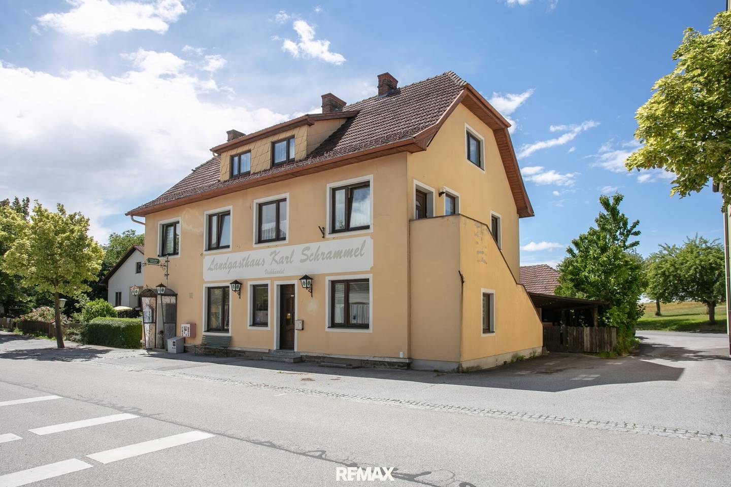 Former Inn with Development Potential
