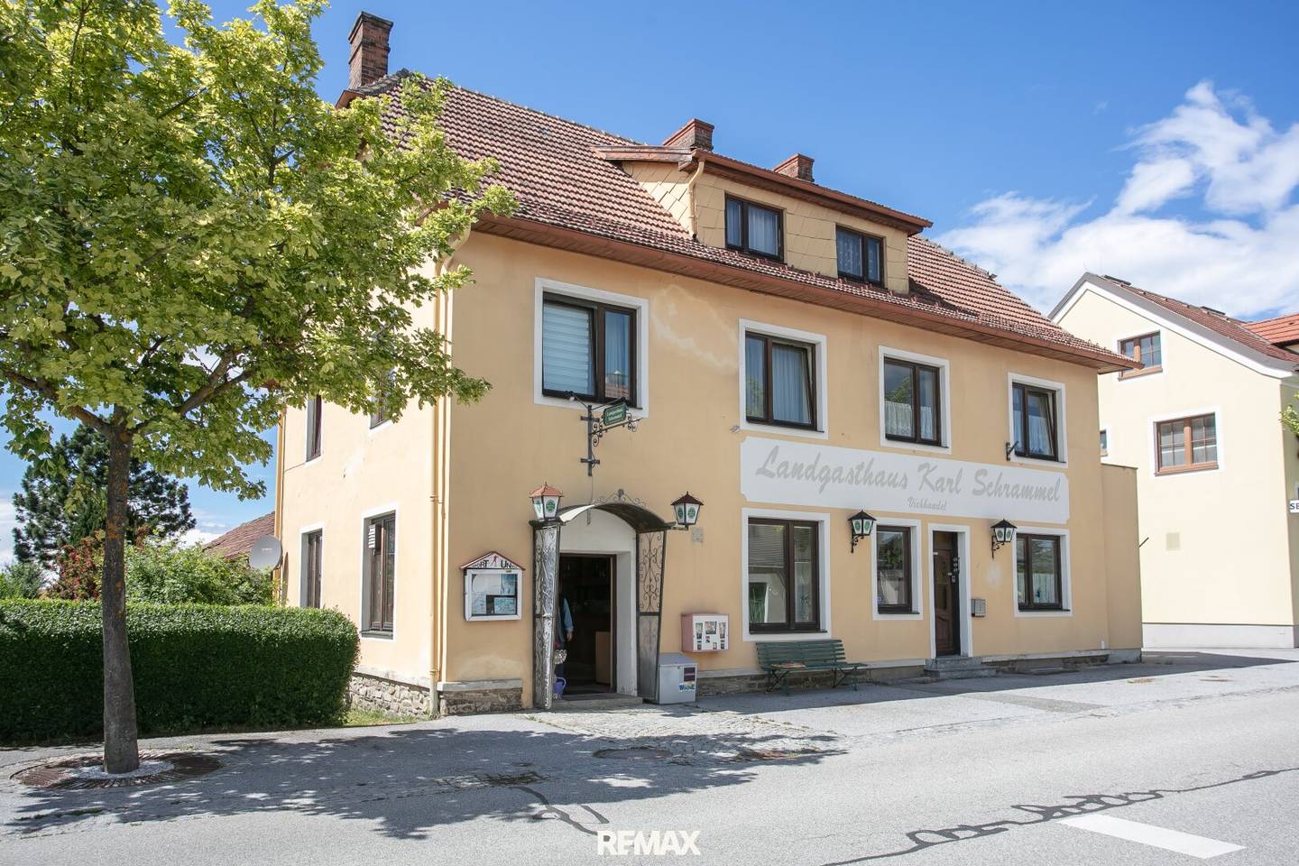 Former Inn with Development Potential