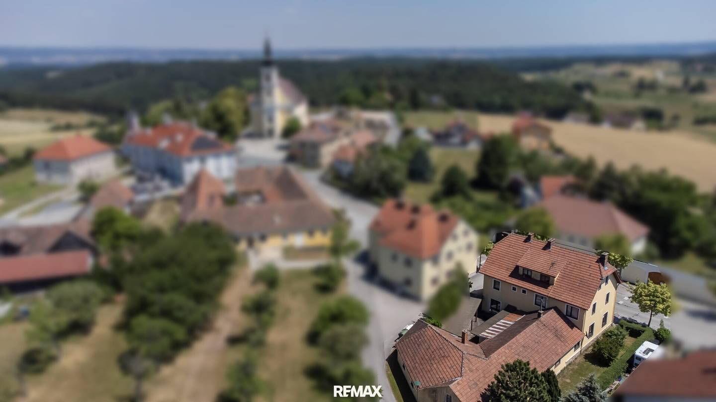Former Inn with Development Potential