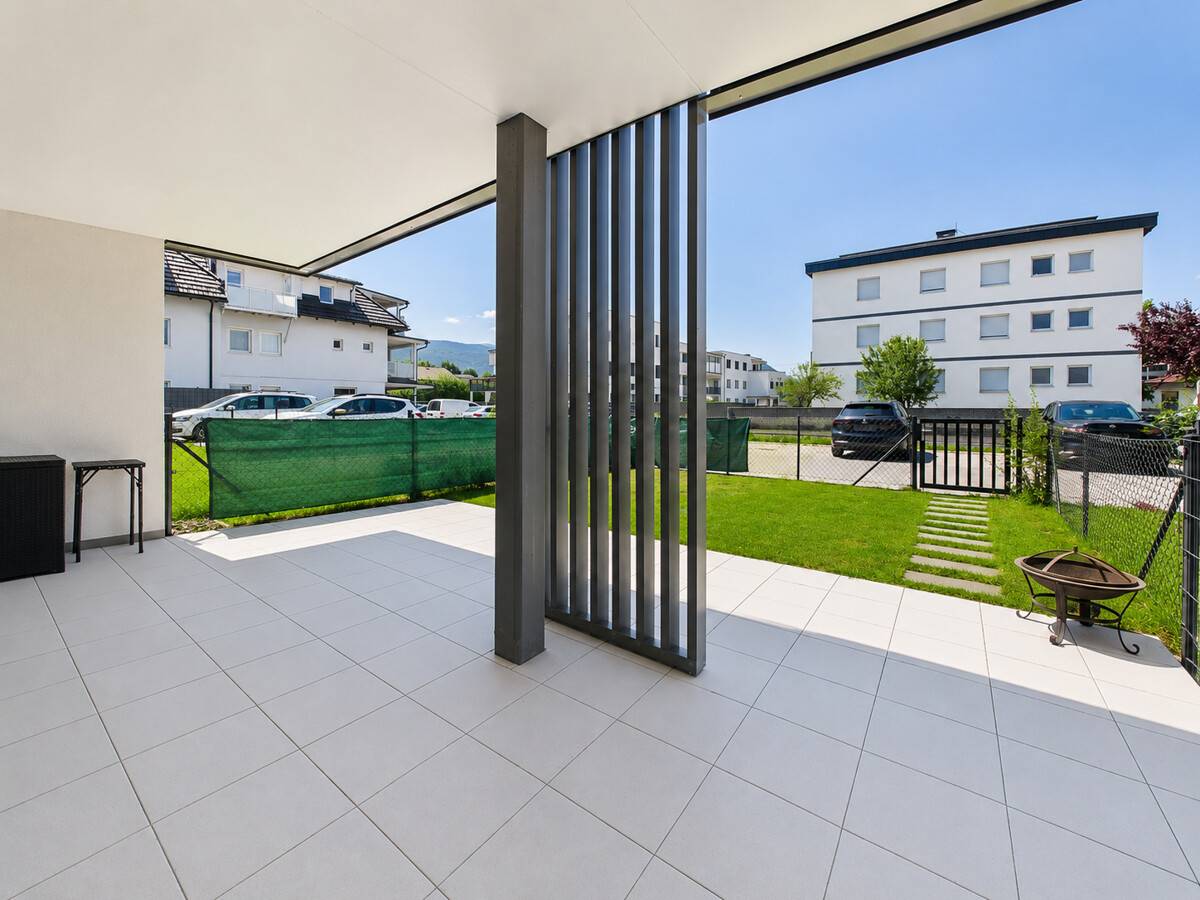 Barrier-Free Garden Apartment with Covered Terrace and Private Garden