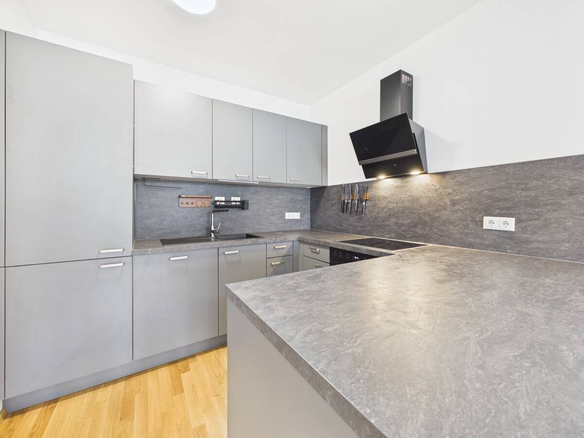 Barrier-Free Garden Apartment with Covered Terrace and Private Garden
