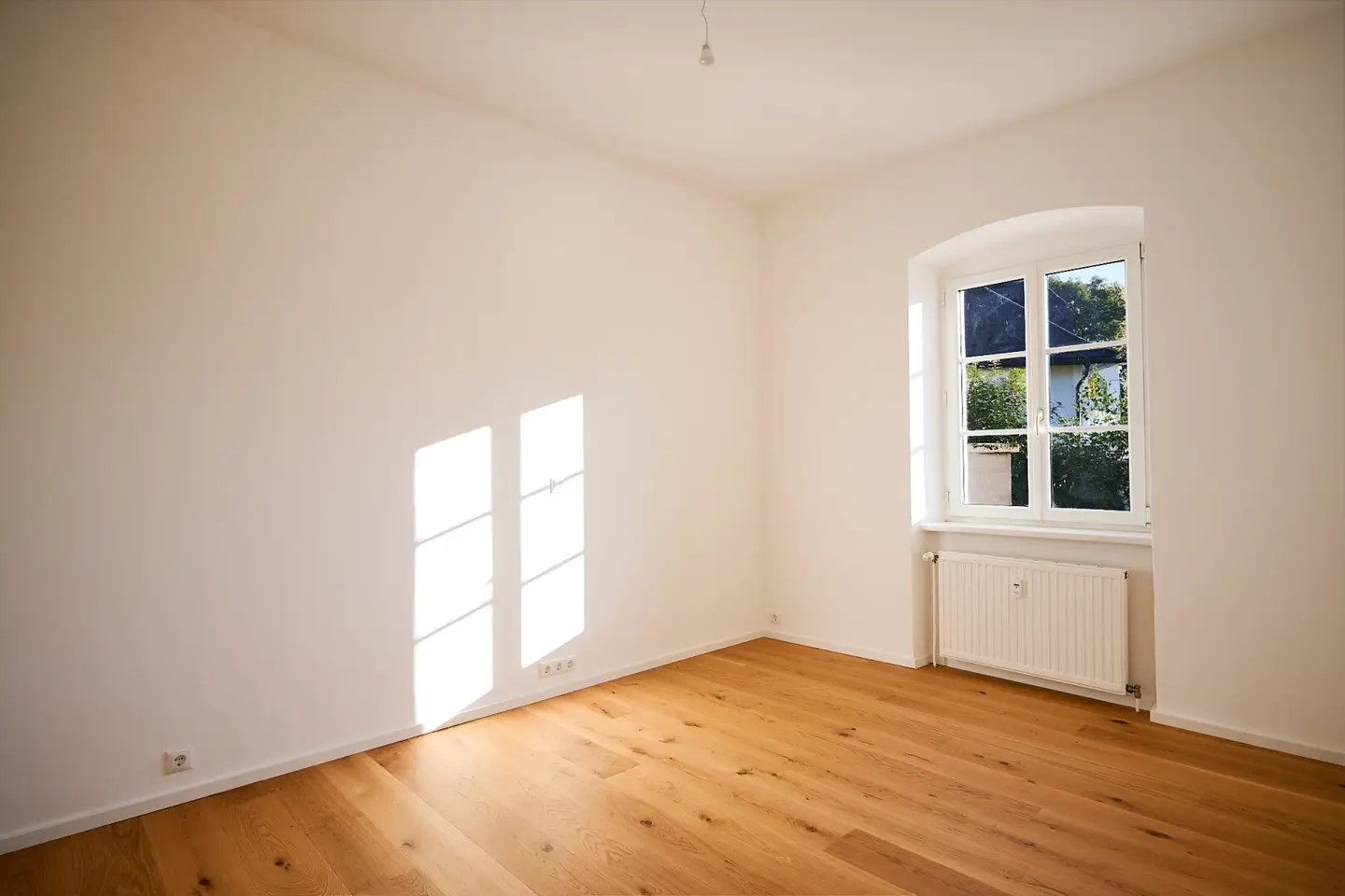 Saniertes Apartment mit großer Terrasse und Seeblick