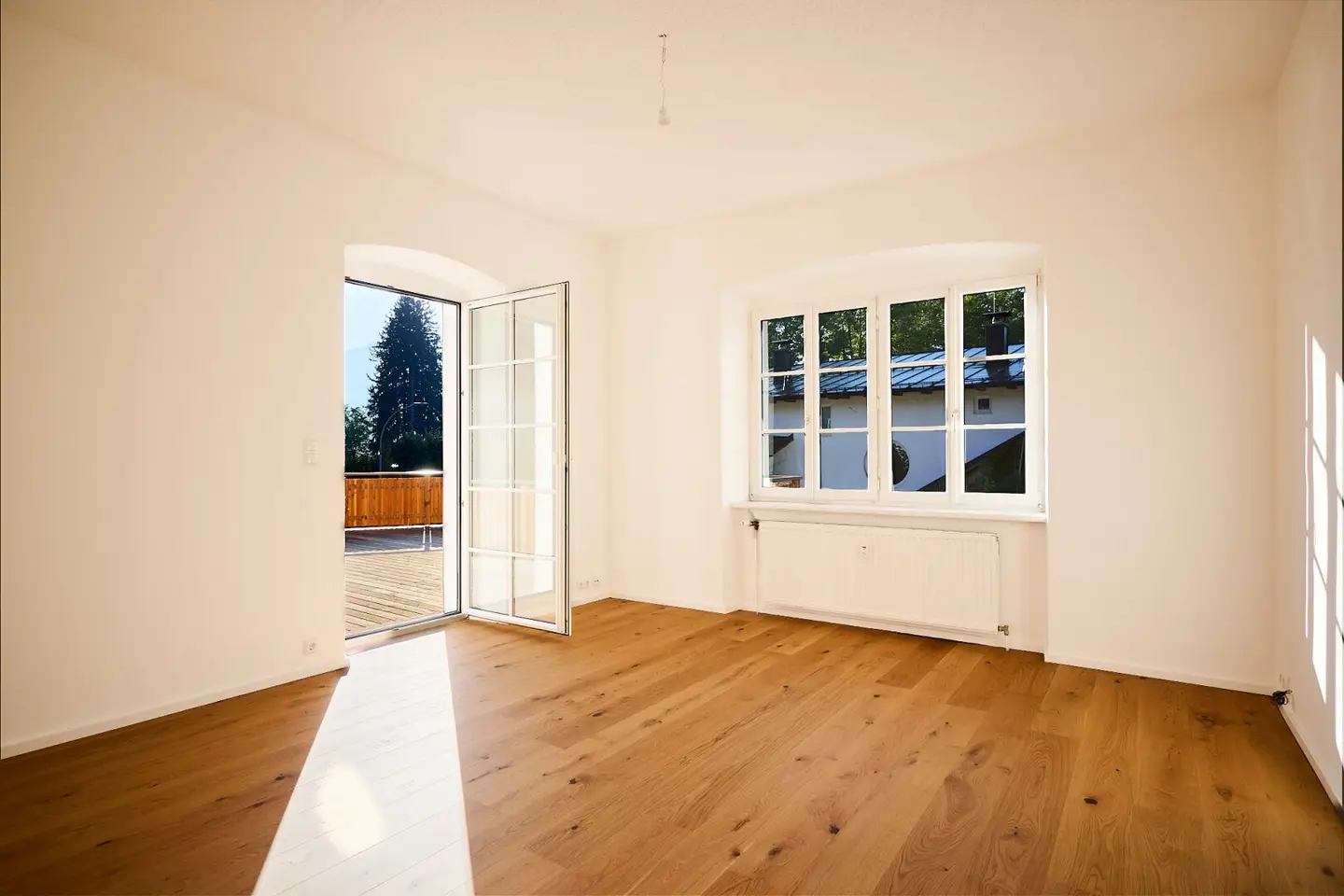 Saniertes Apartment mit großer Terrasse und Seeblick