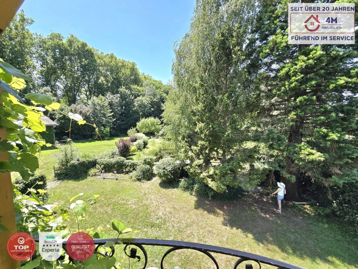 Charmantes Einfamilienhaus mit parkähnlichem Garten und Sauna