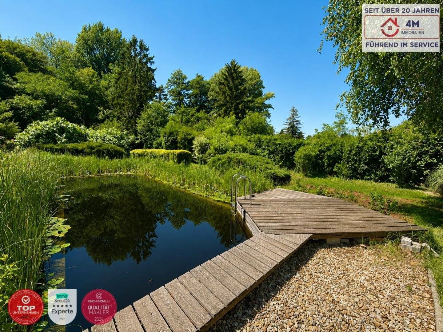 Charmantes Einfamilienhaus mit parkähnlichem Garten und Sauna