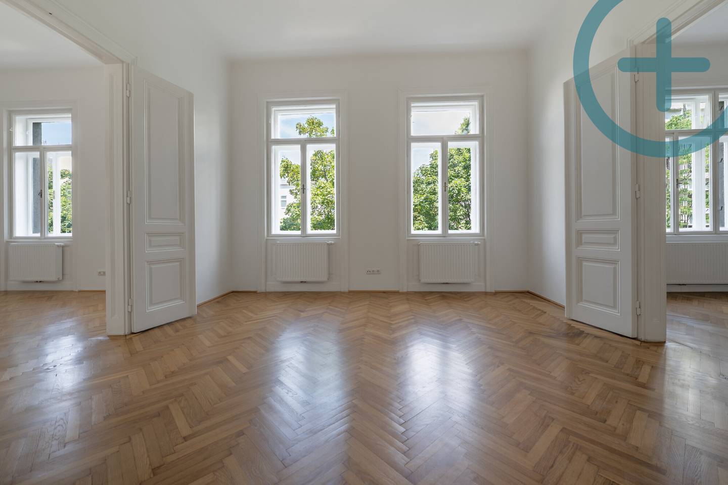 Generalsanierte Altbauwohnung mit Balkon nahe Votivkirche