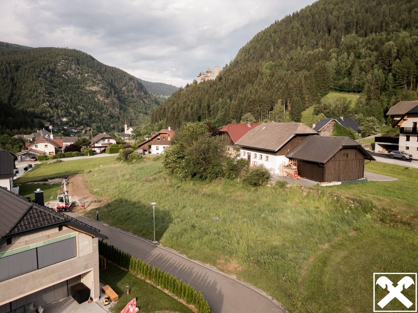 Sonniges Baugrundstück mit Burgblick in ruhiger Lage