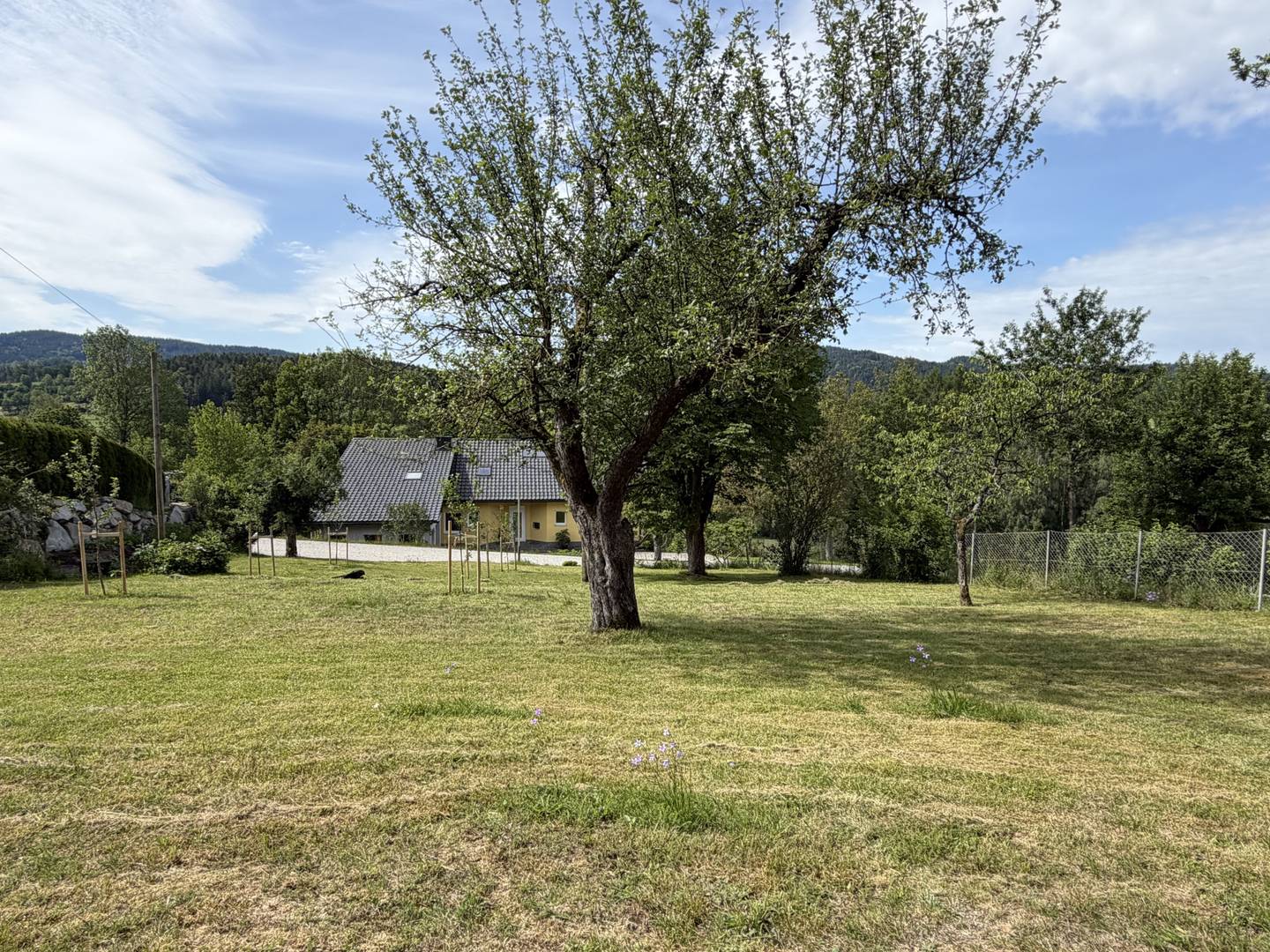 Einfamilienhaus mit Garten Balkon und Fernblick