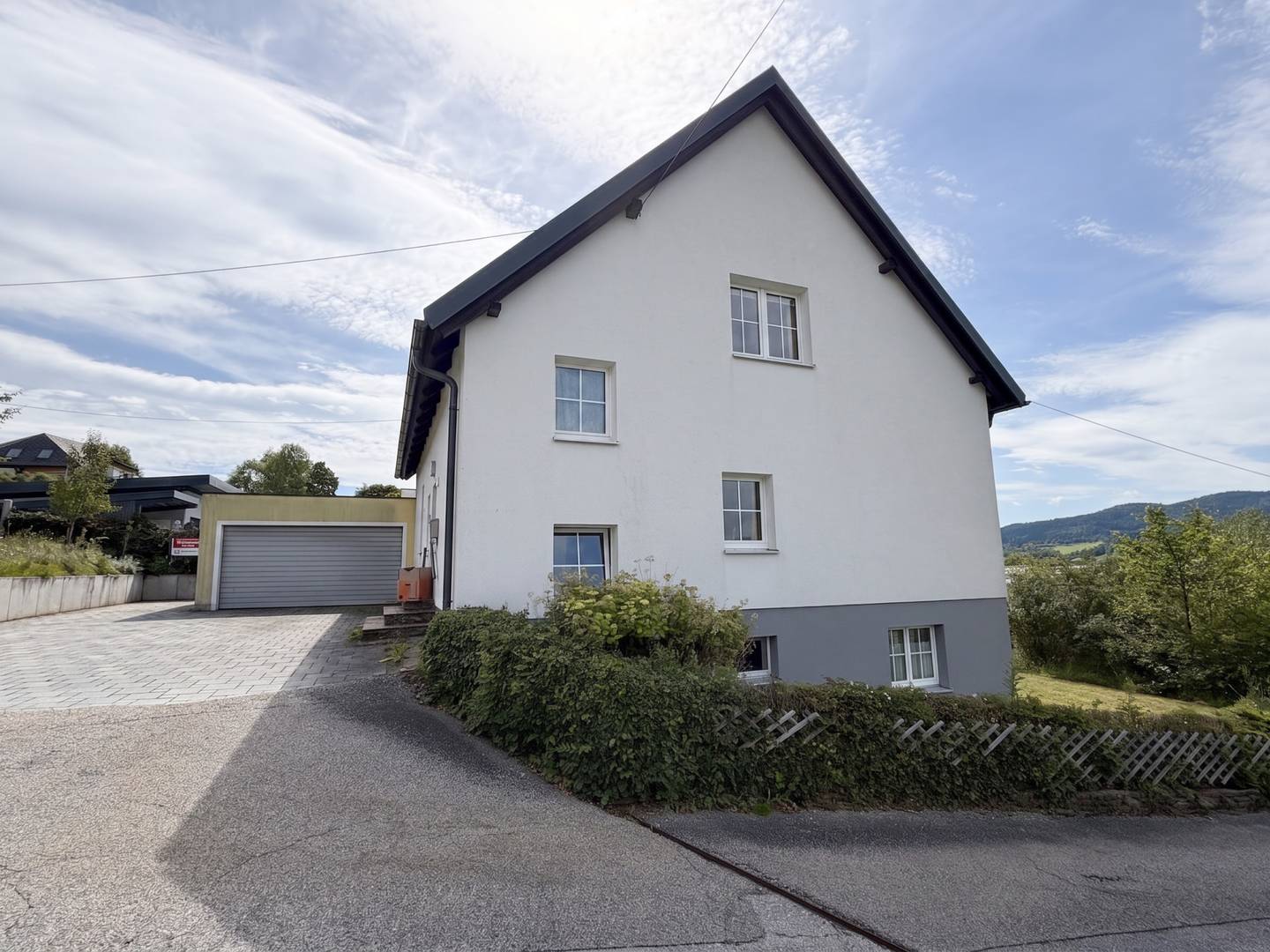 Einfamilienhaus mit Garten Balkon und Fernblick