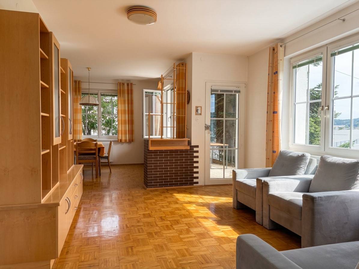 Einfamilienhaus mit Garten Balkon und Fernblick