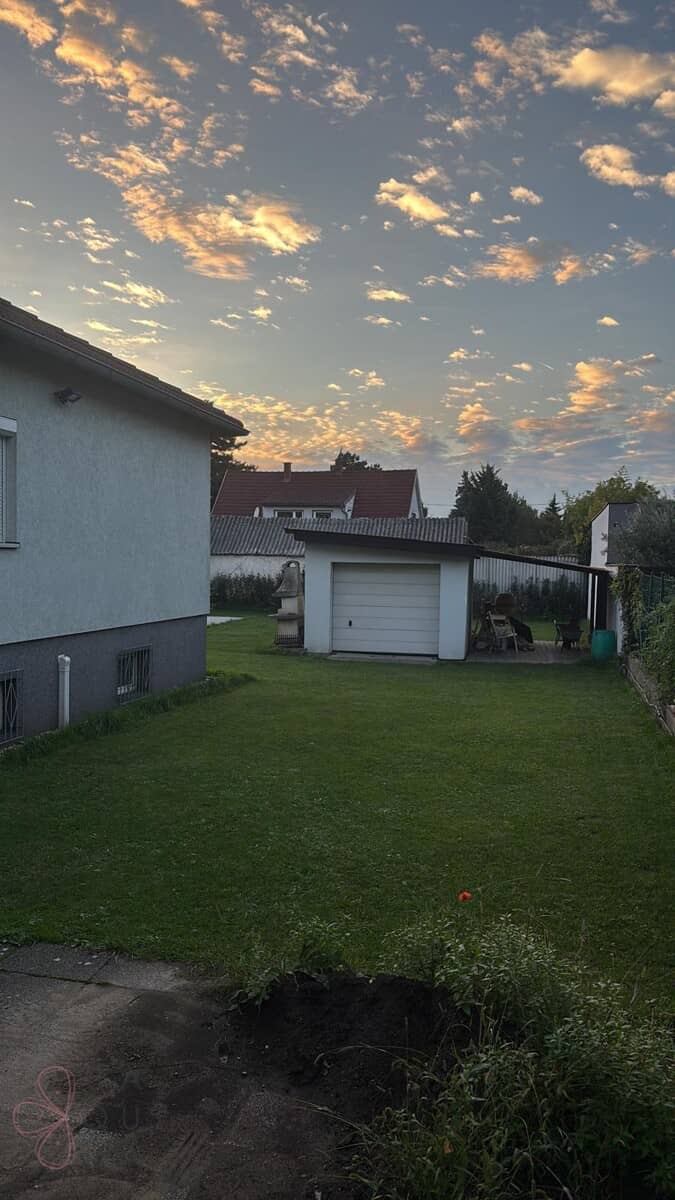 Einfamilienhaus mit großem Garten und Terrasse in ruhiger Lage