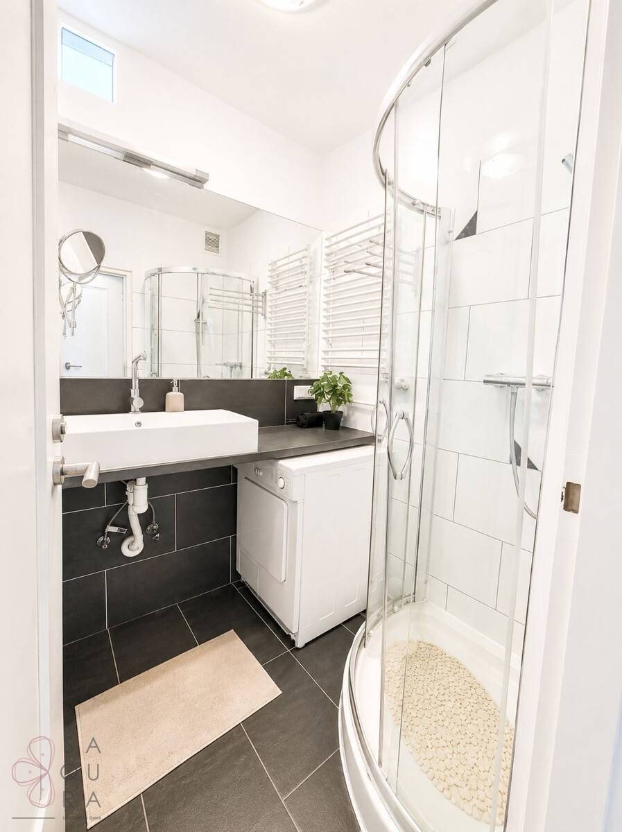 Bright 2-Room Apartment with Western View and Elevator on 6th Floor