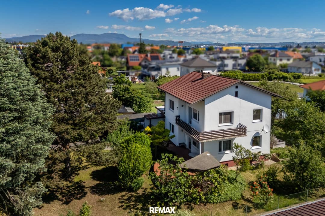 Einfamilienhaus mit Garten und Doppelgarage am Halmweg
