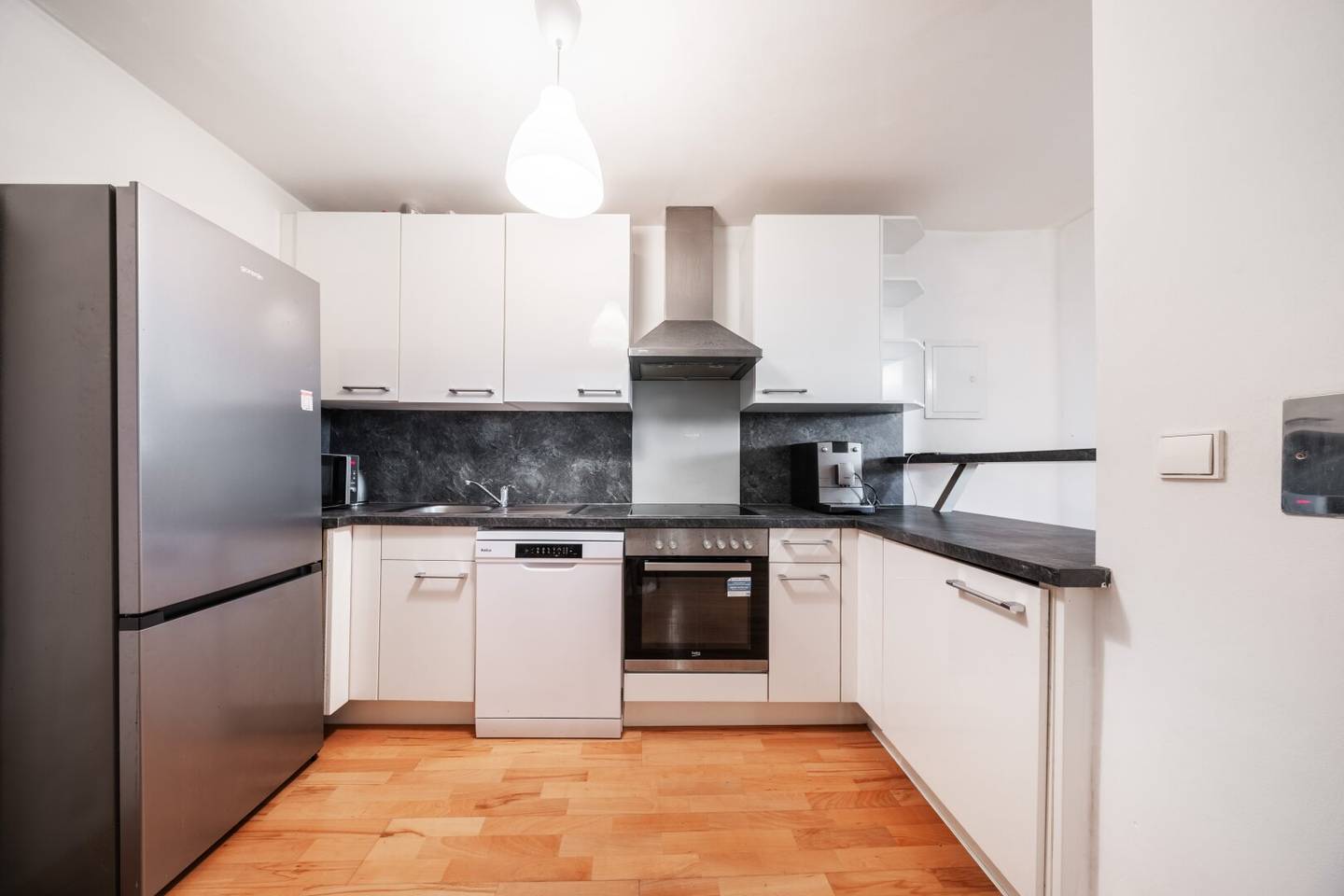 Ground floor apartment with garden in Meidling