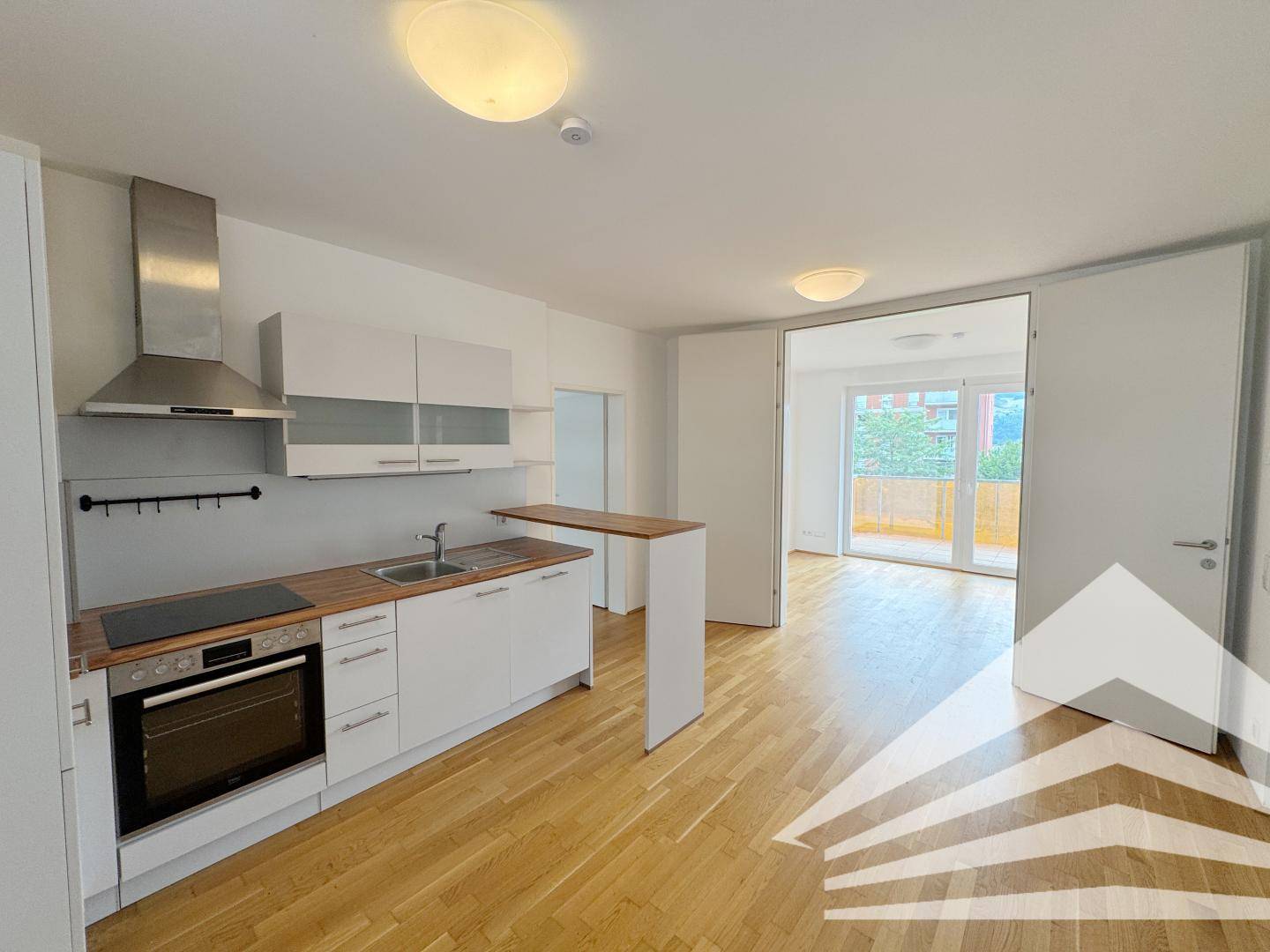 New Build Apartment with Balcony and Courtyard Location in the City Center