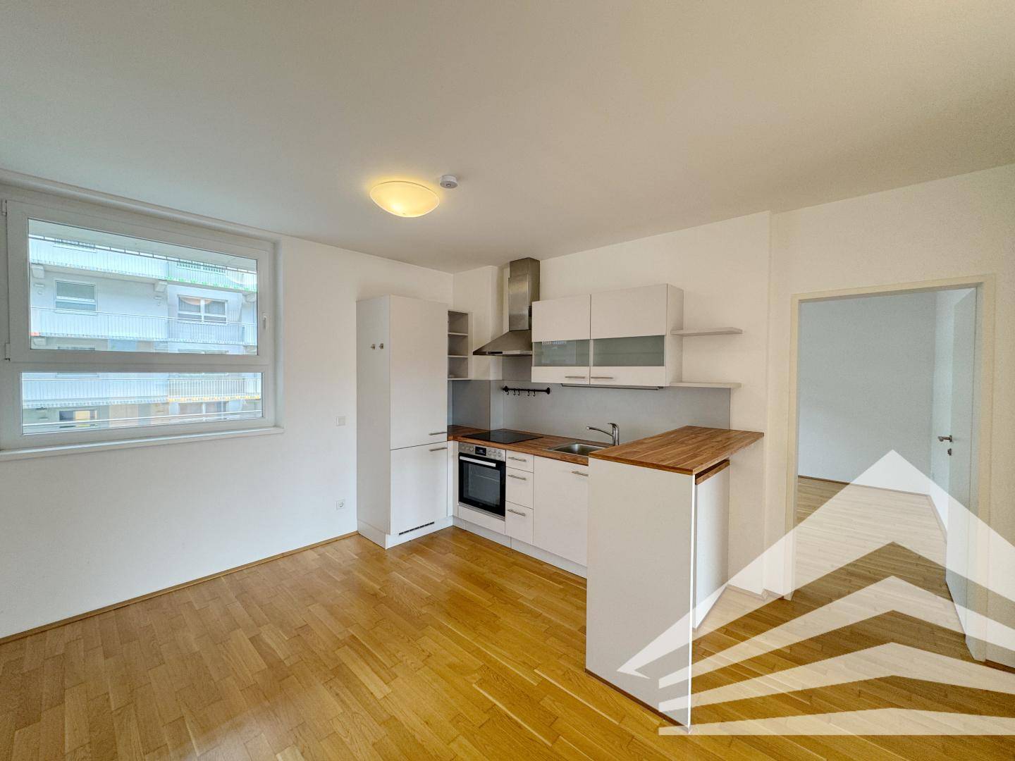 New Build Apartment with Balcony and Courtyard Location in the City Center