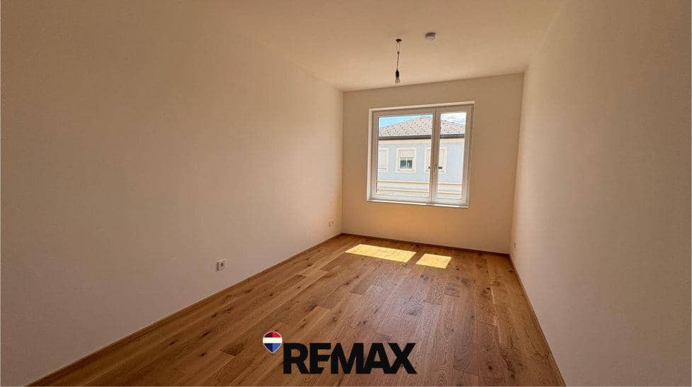 Barrier-Free Apartment with Loggia at the Graben