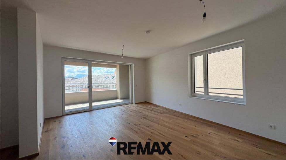 Barrier-Free Apartment with Loggia at the Graben