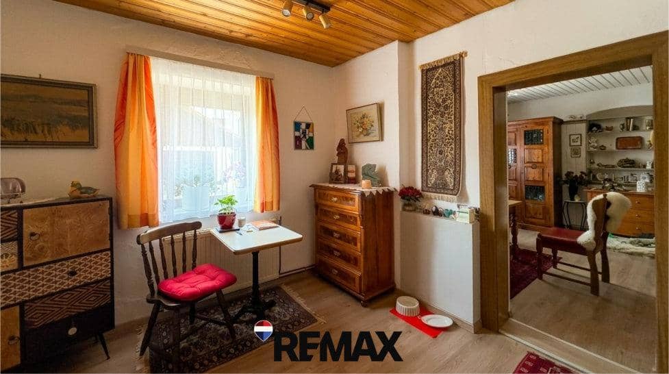 Einfamilienhaus mit Garage und Keller in ruhiger Lage