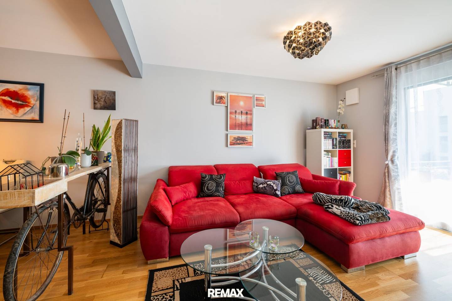 Well maintained 2 room apartment with west facing balcony and district heating