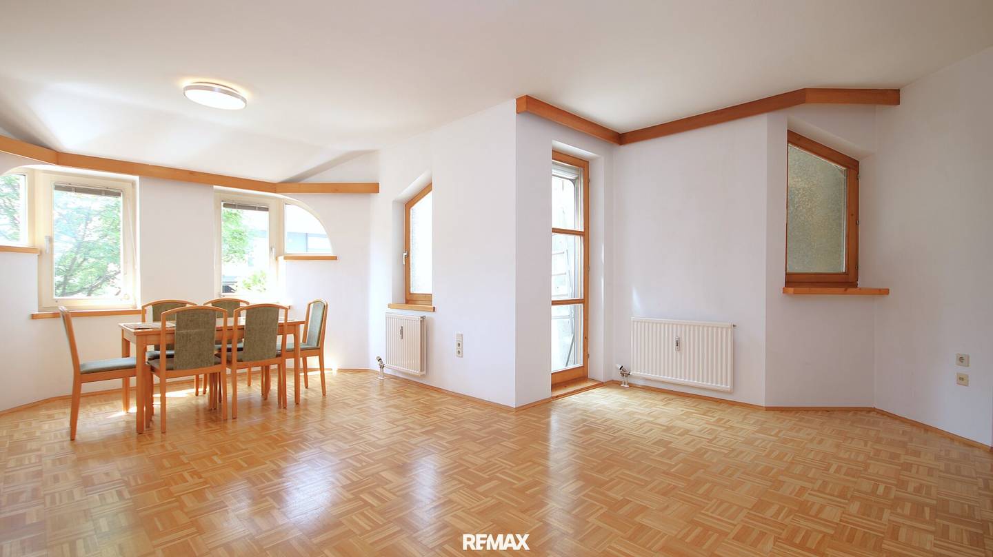 Bright 3-room apartment with balcony and underground parking