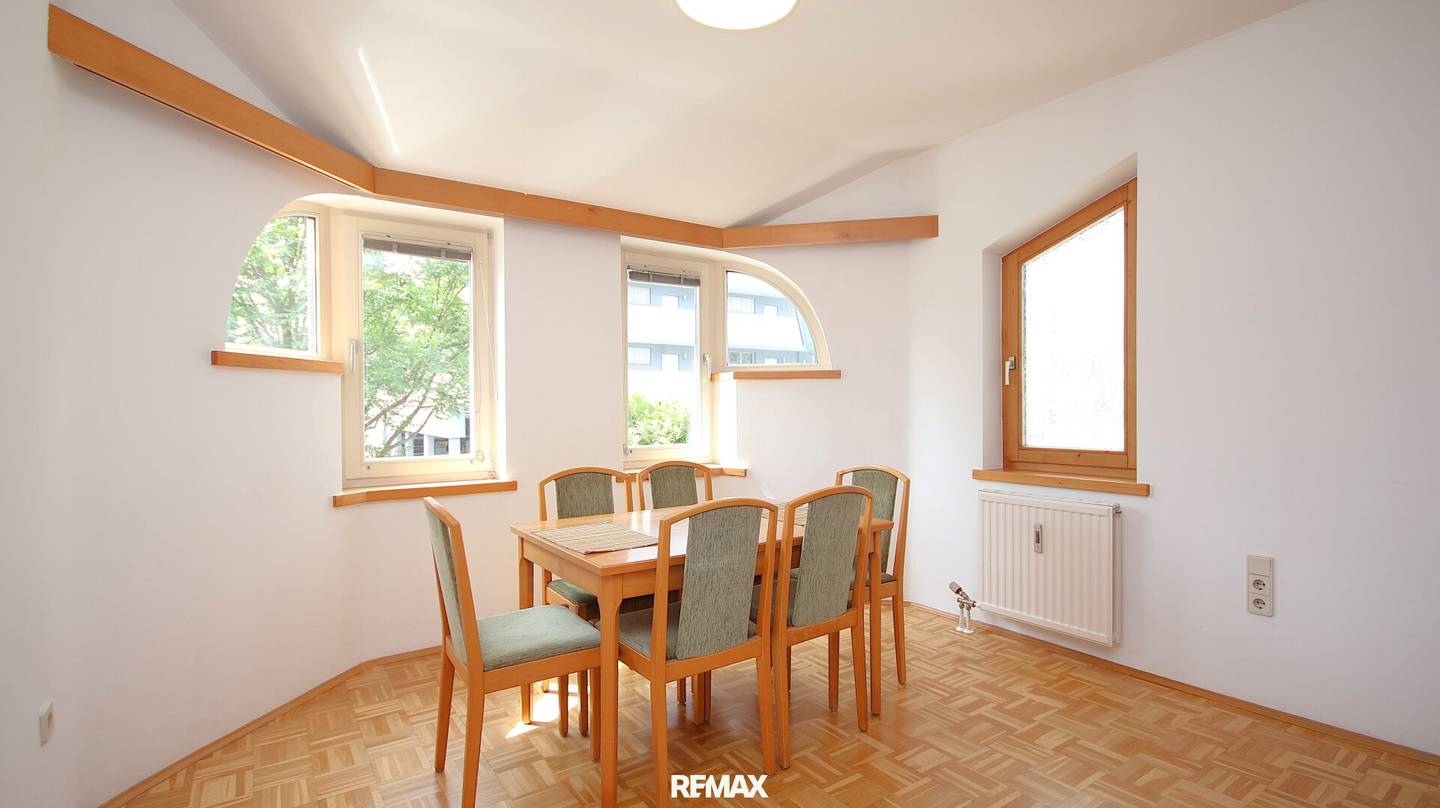 Bright 3-room apartment with balcony and underground parking