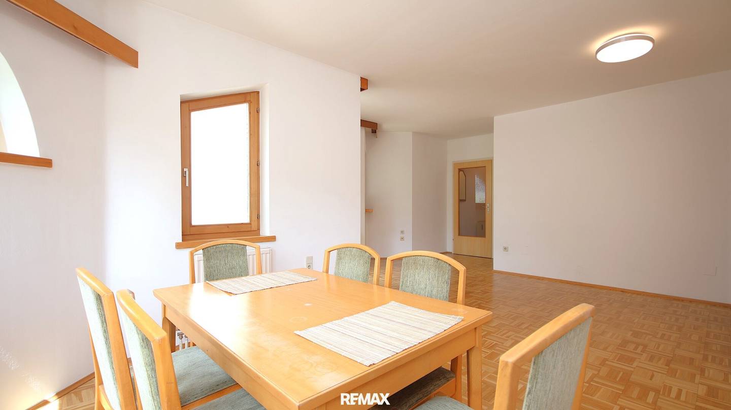Bright 3-room apartment with balcony and underground parking