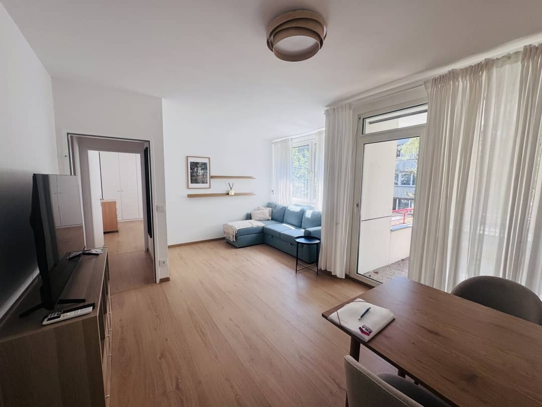 Helle Neubauwohnung mit Terrasse und Parkplatz am Schlosspark