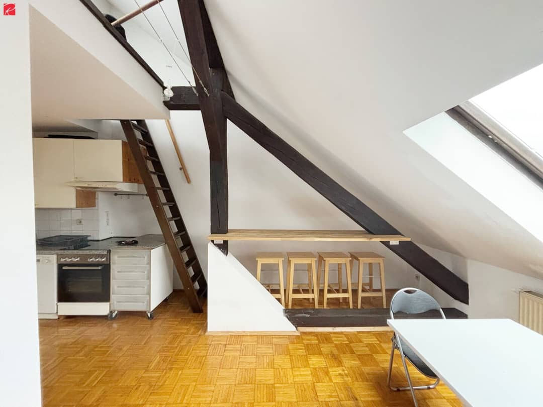 Dachgeschosswohnung mit Loggia und offenem Wohnbereich