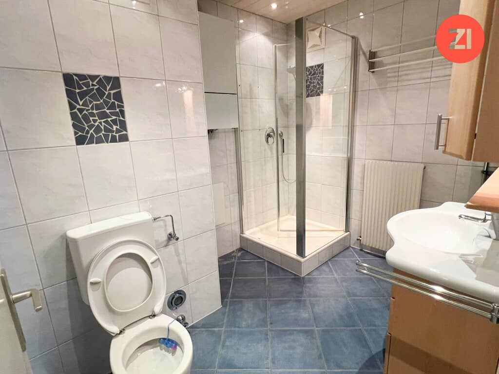 Furnished 3-Room Apartment with Rooftop Terrace