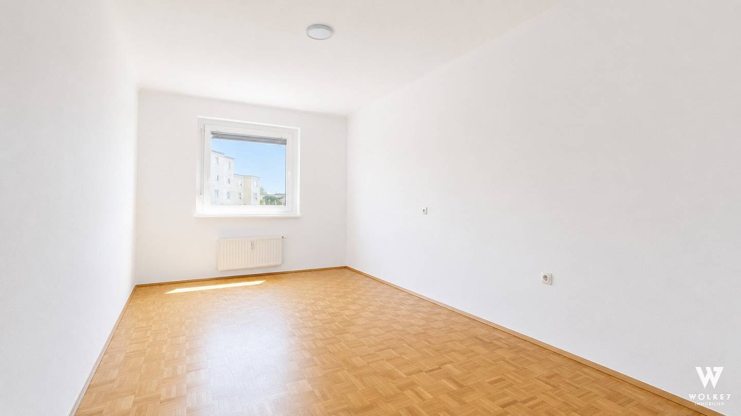 Helle Neubauwohnung im Liftstock mit Ostlage und Parkett