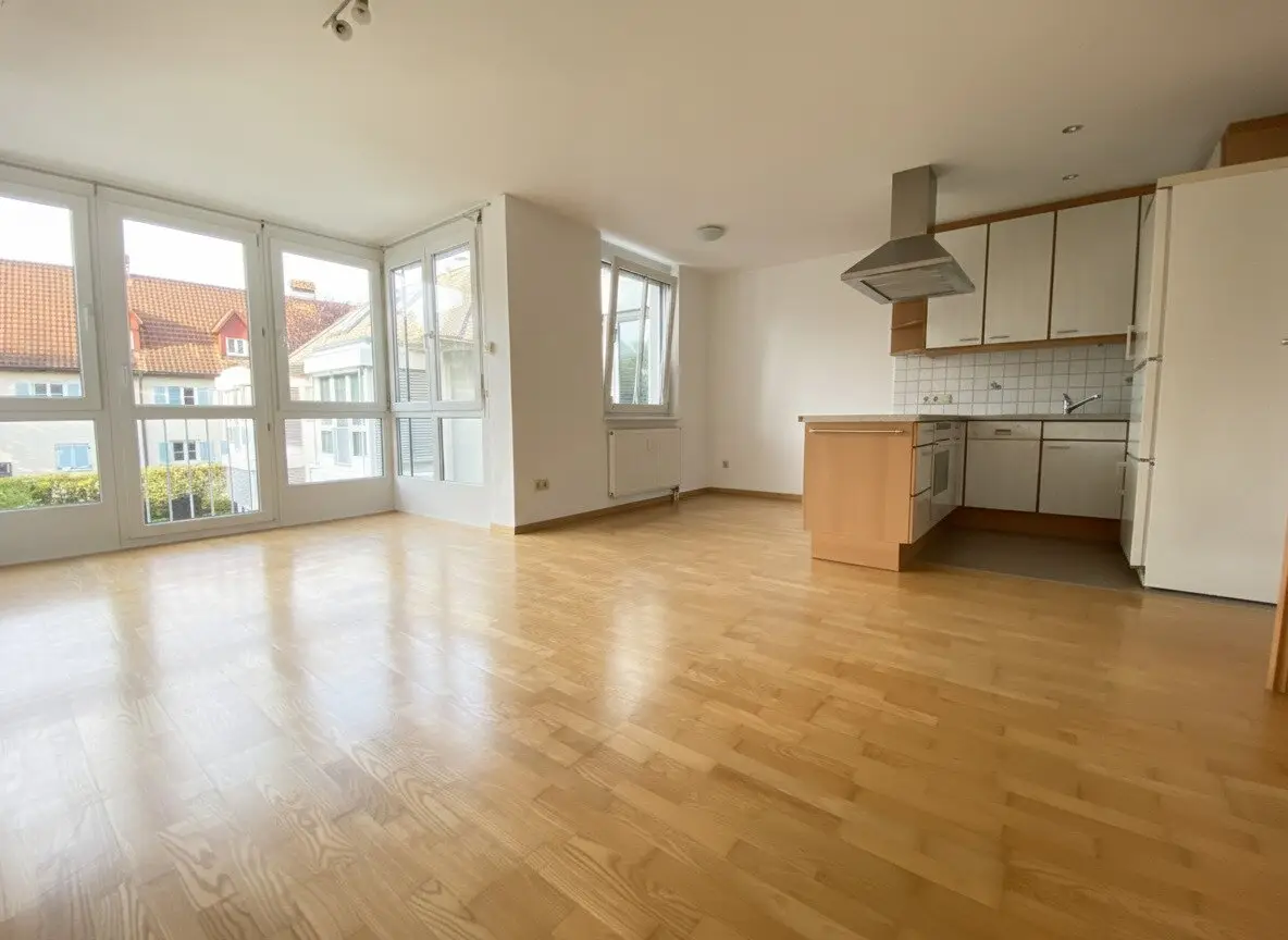 Helle Wohnung mit Tiefgarage in zentraler Lage