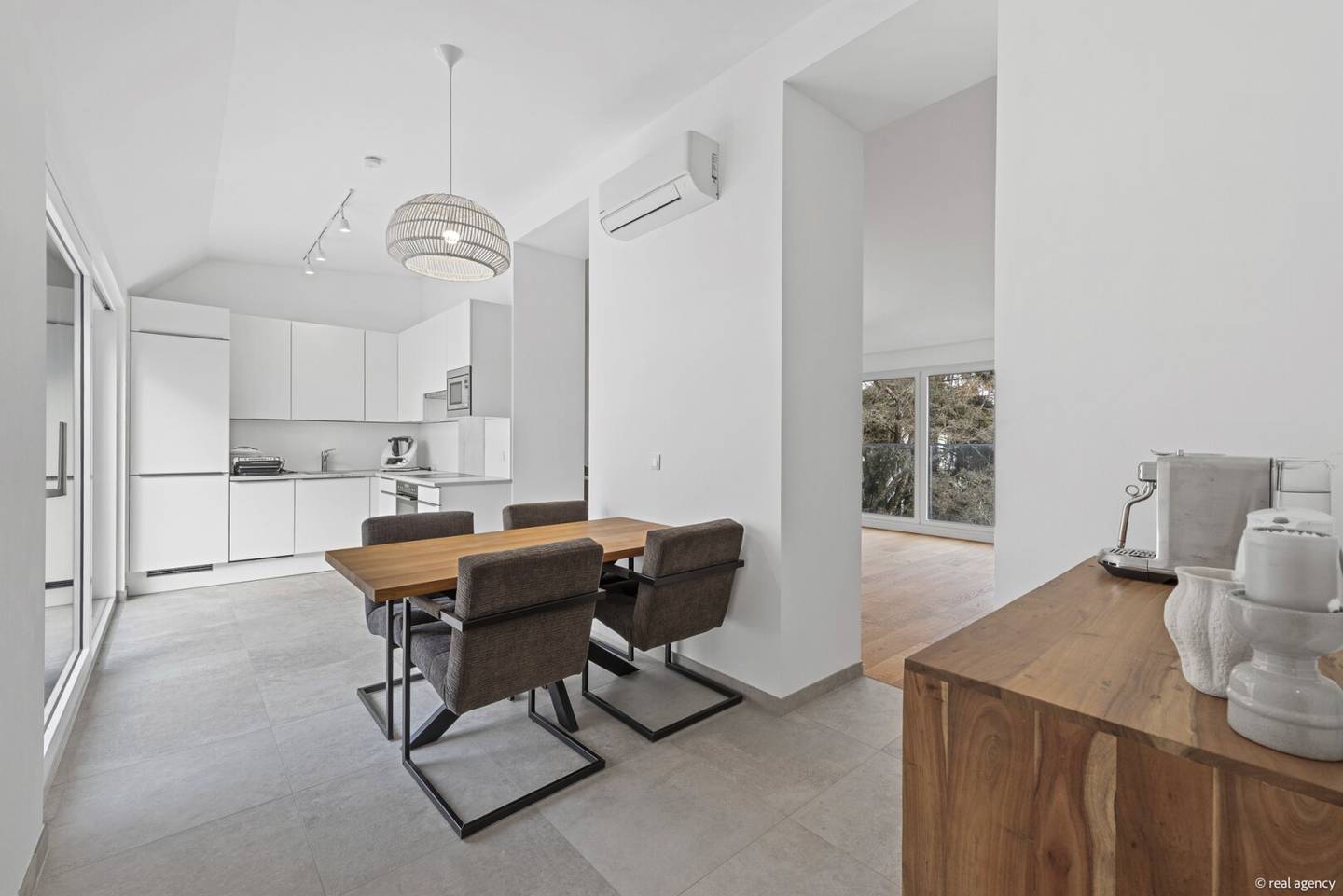 Penthouse apartment with terrace in Vienna 1120 near Hietzinger Bad